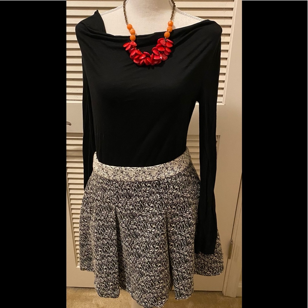 Banana Republic black and white marled skirt